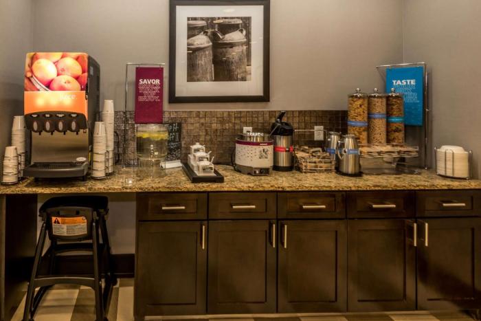 hampton inn and suites gulfport i 10