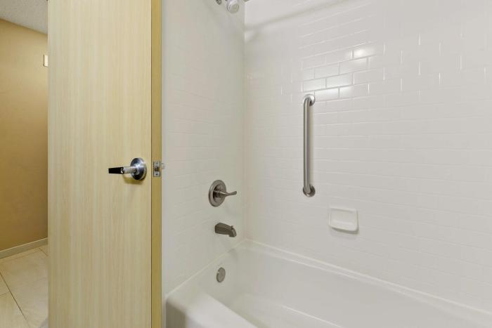 hampton inn and suites gulfport i 10