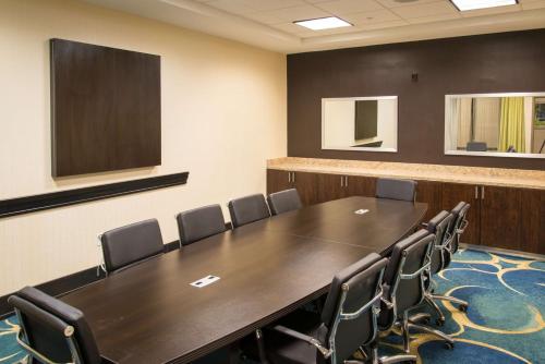 hampton inn and suites gulfport i 10