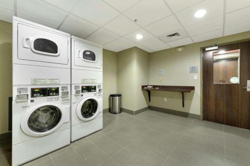 hampton inn and suites gulfport i 10