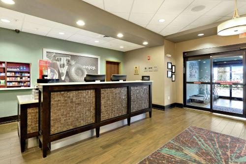 hampton inn and suites gulfport i 10