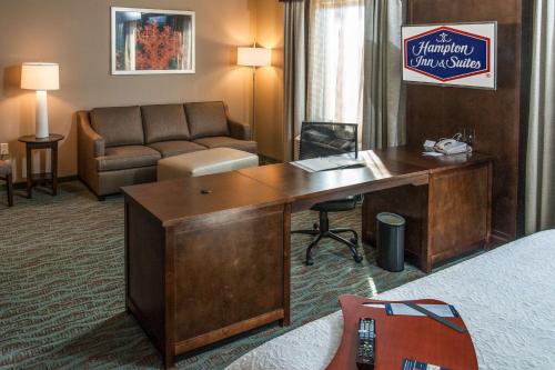 hampton inn and suites gulfport i 10