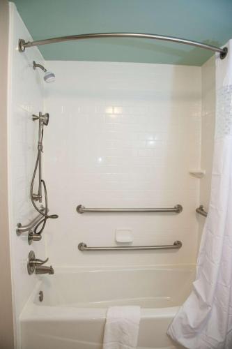 hampton inn and suites gulfport i 10