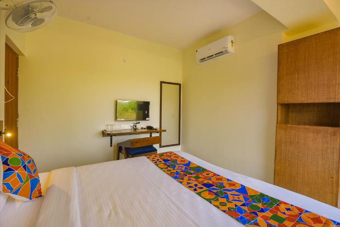 fabhotel gr lake view
