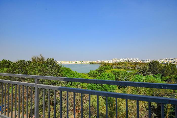 fabhotel gr lake view