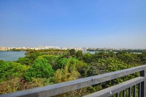 fabhotel gr lake view