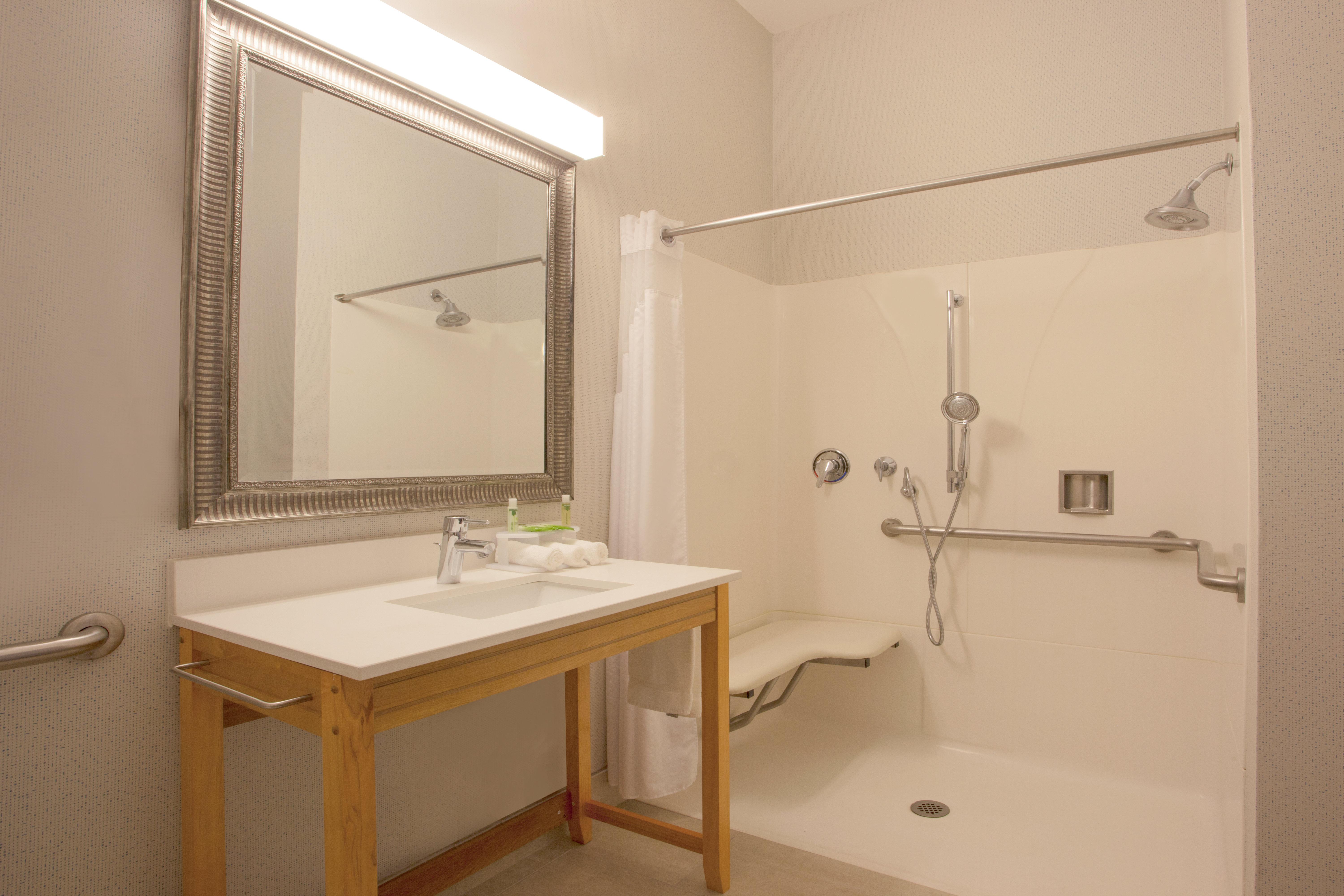 holiday inn express and suites davis university area
