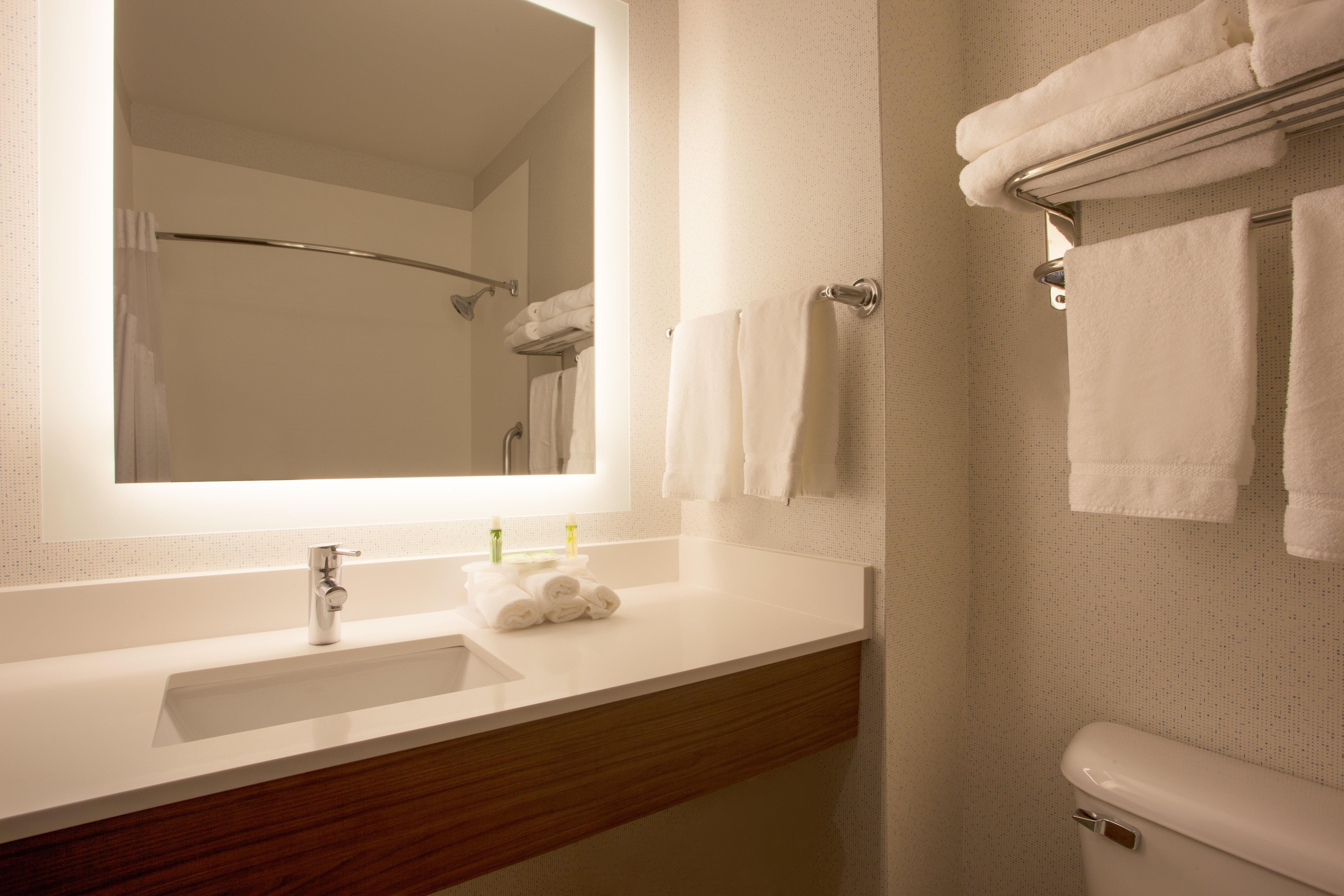 holiday inn express and suites davis university area