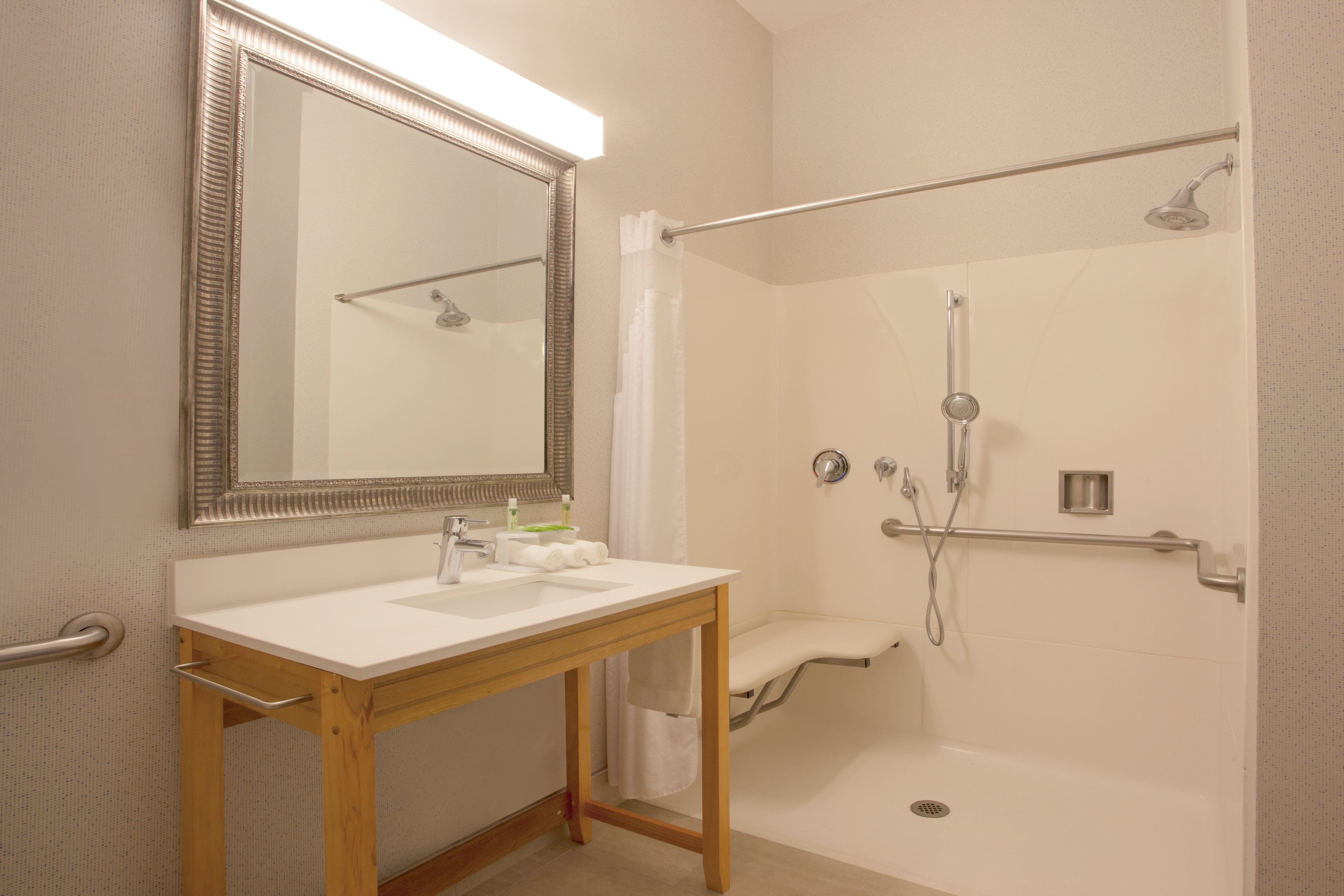 holiday inn express and suites davis university area