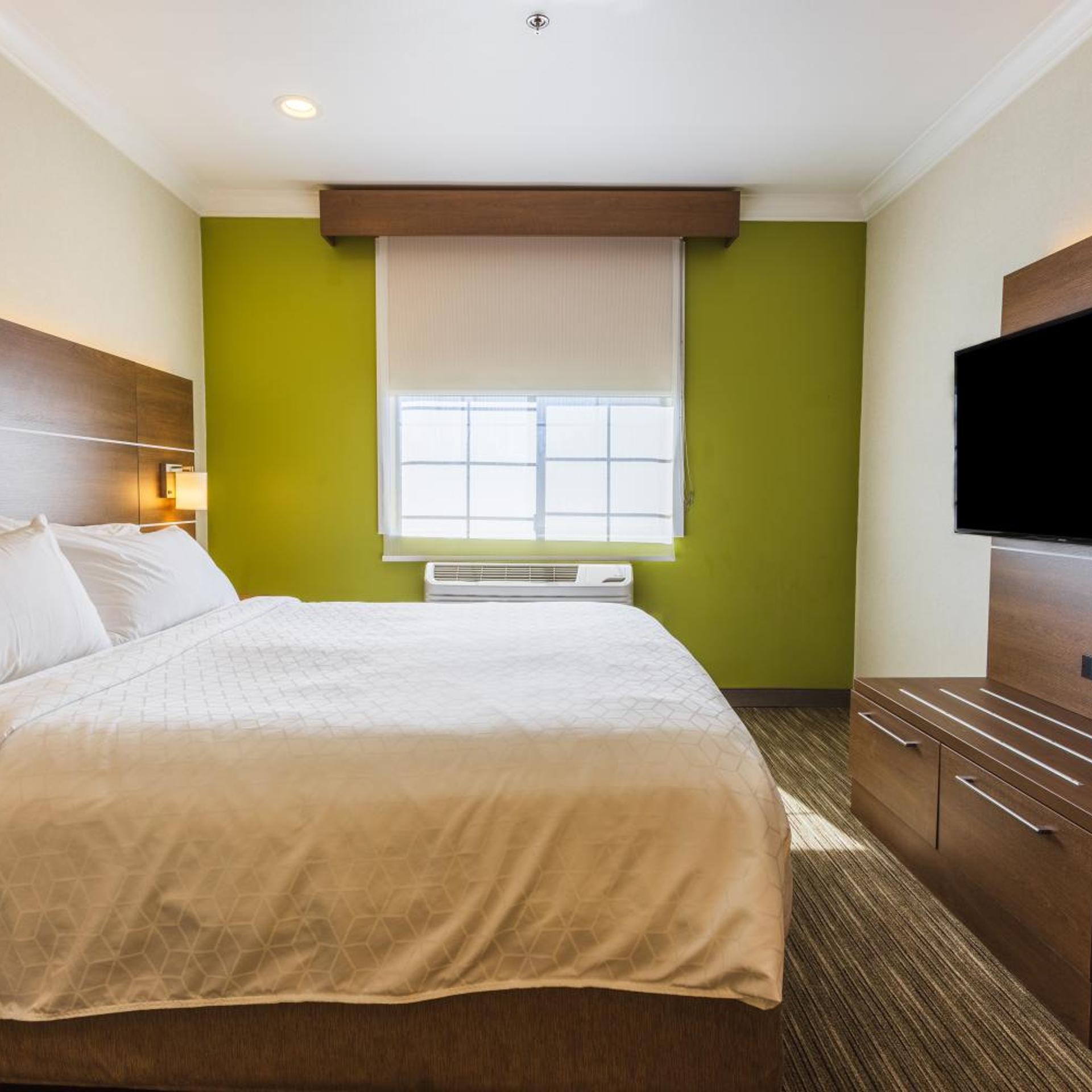 holiday inn express and suites davis university area
