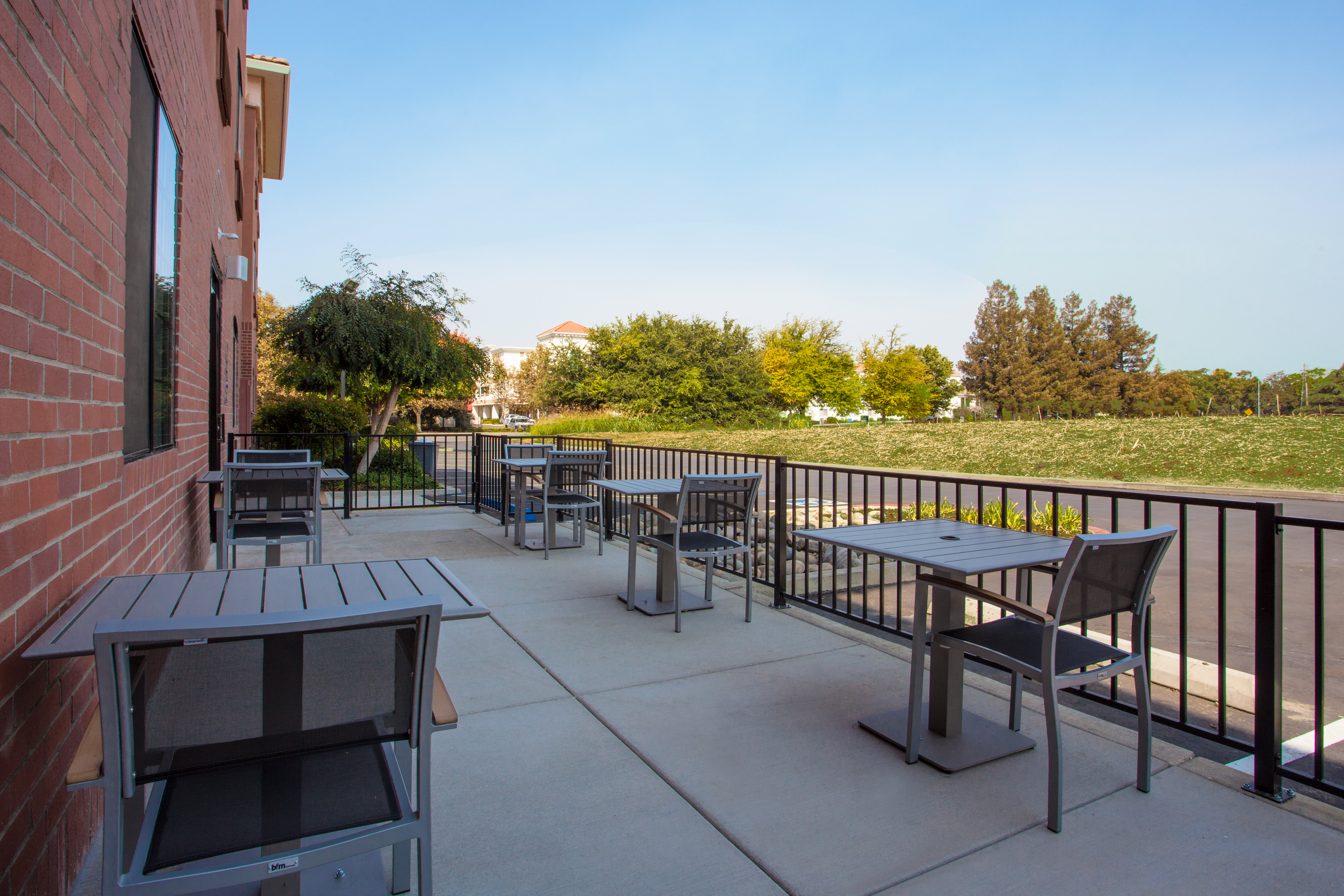 holiday inn express and suites davis university area