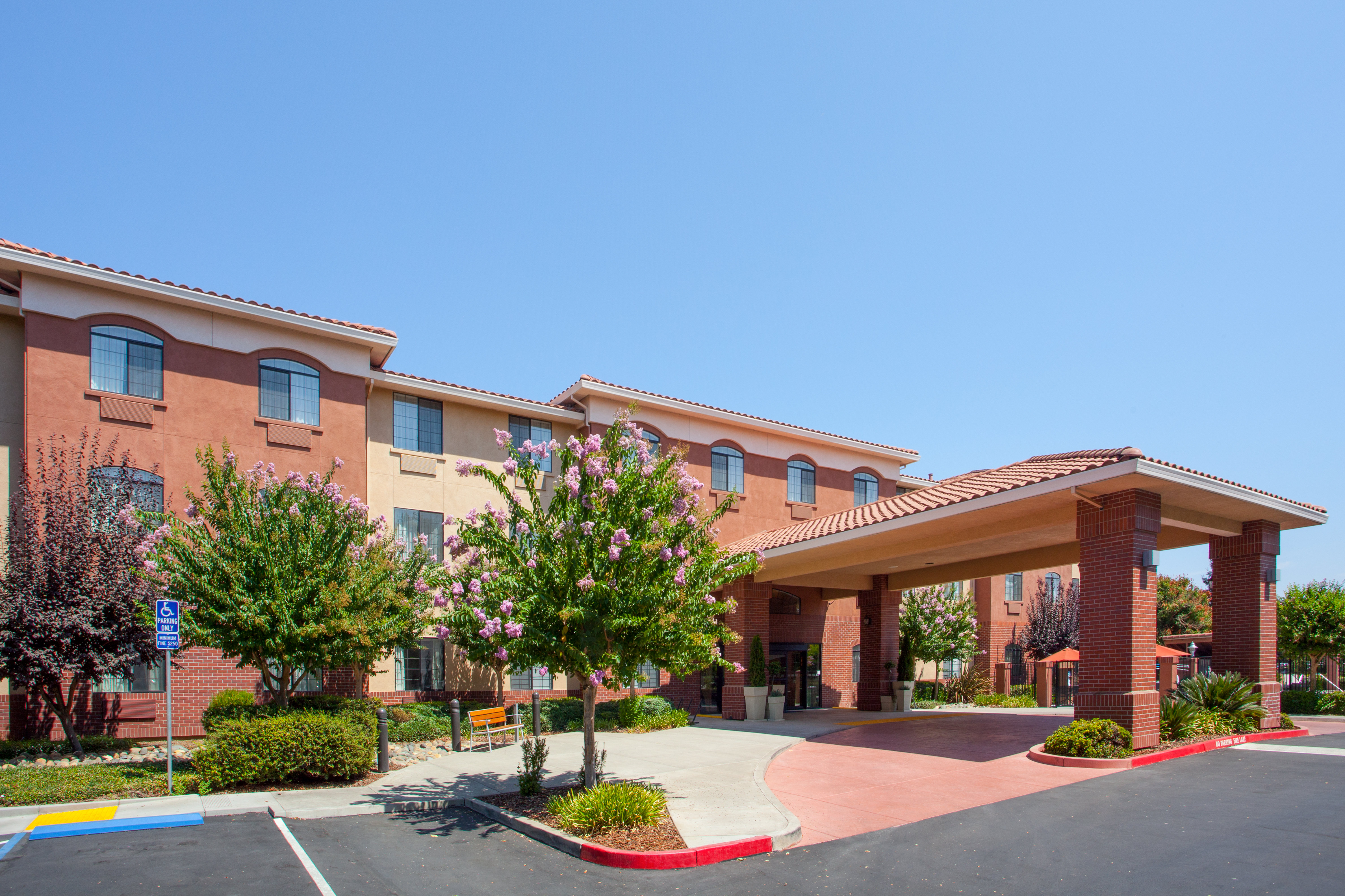 holiday inn express and suites davis university area