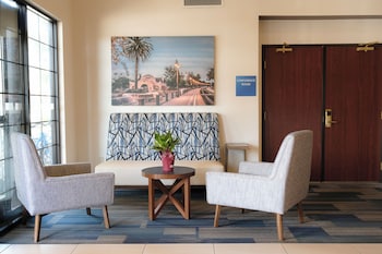 Holiday Inn Express & Suites Davis - University Area,,3 star