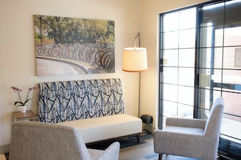 Holiday Inn Express & Suites Davis - University Area,,3 star