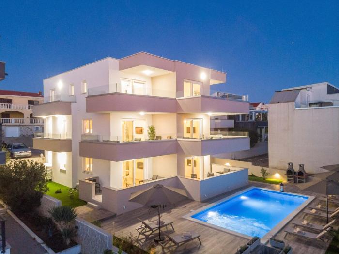 pool apartments villa meteorite