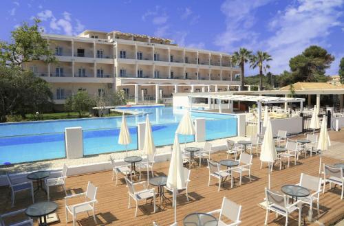 cavomarina beach adults only