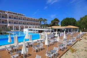 cavomarina beach adults only