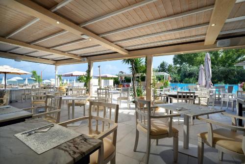 cavomarina beach adults only
