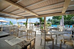 cavomarina beach adults only
