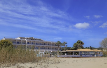 cavomarina beach adults only
