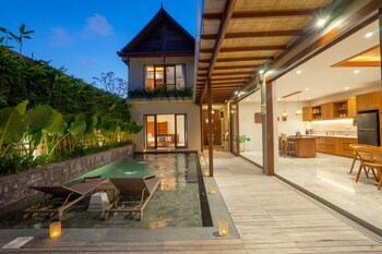 Saskara Villa,,4 star