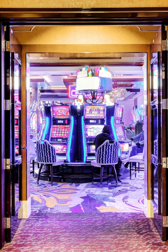 stripviewsuites at jockey club