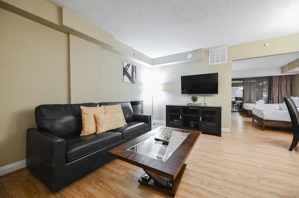 stripviewsuites at jockey club