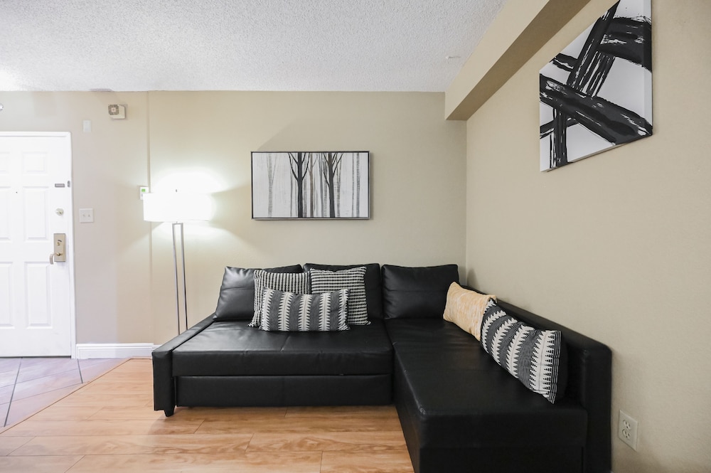 stripviewsuites at jockey club