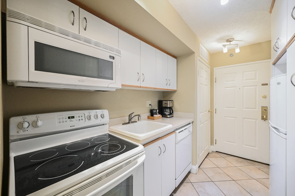 stripviewsuites at jockey club