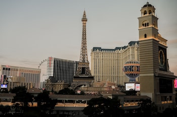 stripviewsuites at jockey club