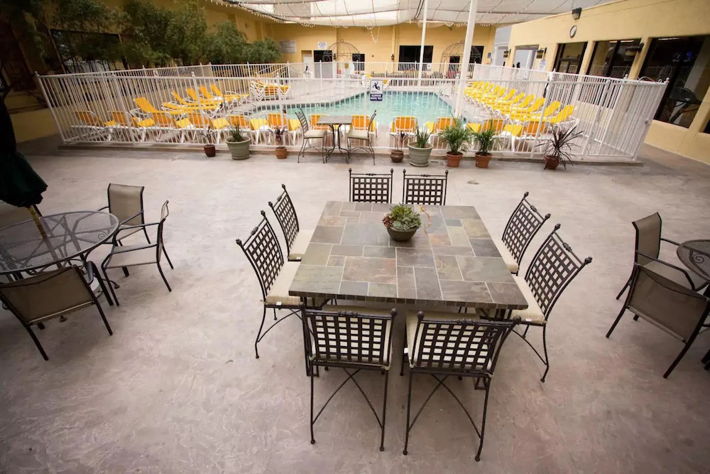 stripviewsuites at jockey club