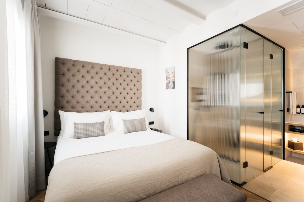 boutique hotel petit montision