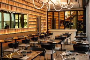 akeah hotel gran via adults only