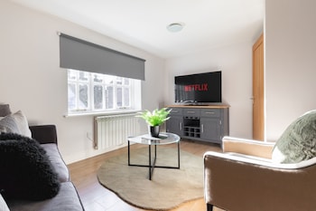 staycations maldon suites