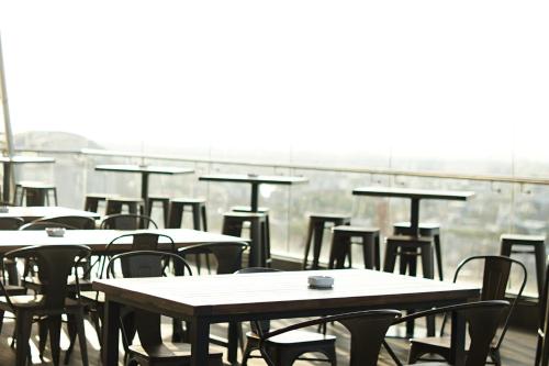 platinum hotel tunjungan surabaya