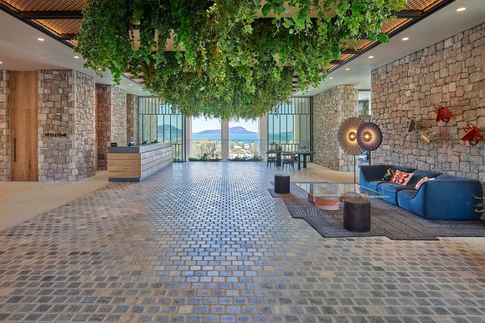 w costa navarino adults only