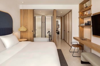 w costa navarino adults only