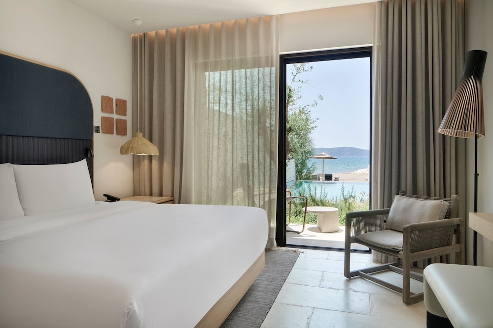 w costa navarino adults only