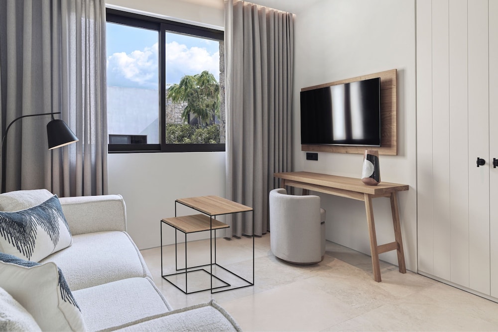 w costa navarino adults only