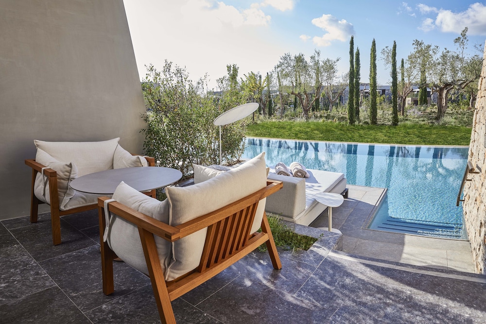 w costa navarino adults only