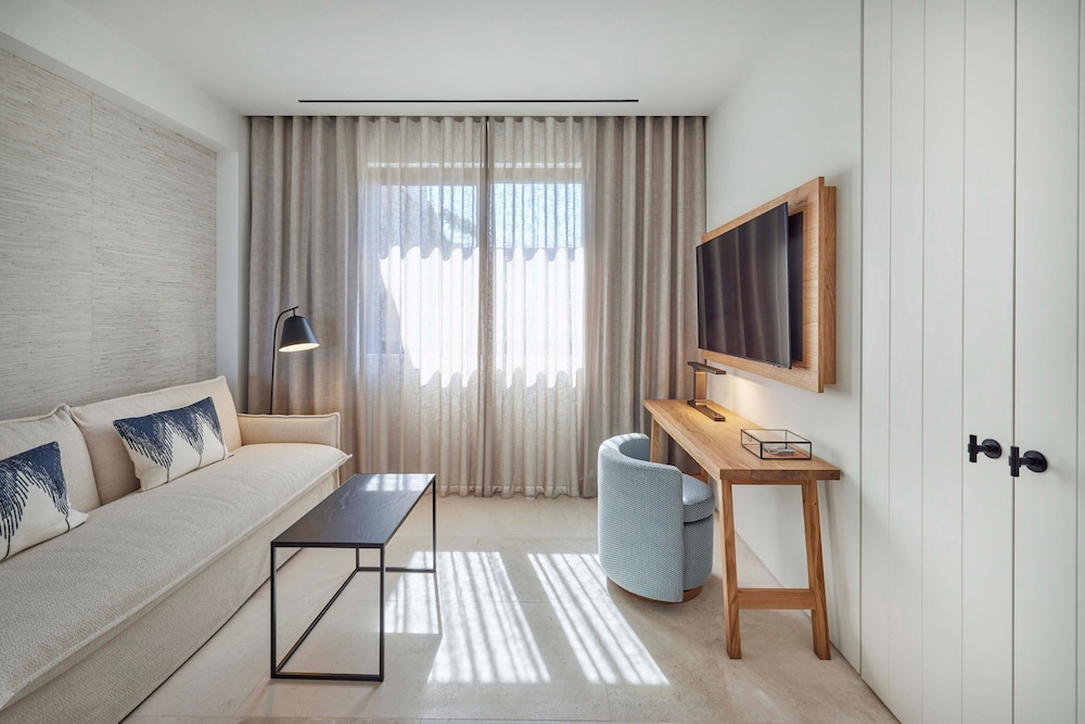 w costa navarino adults only