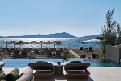 w costa navarino adults only