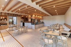 w costa navarino adults only
