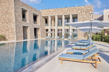 w costa navarino adults only