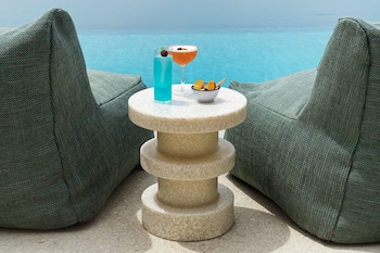 w costa navarino adults only
