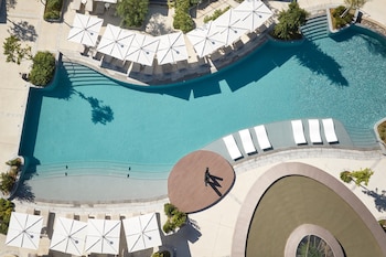 w costa navarino adults only