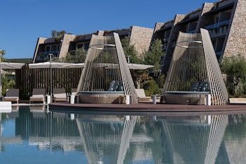 w costa navarino adults only
