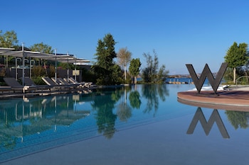 w costa navarino adults only