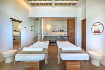w costa navarino adults only