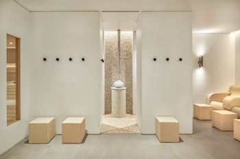 w costa navarino adults only